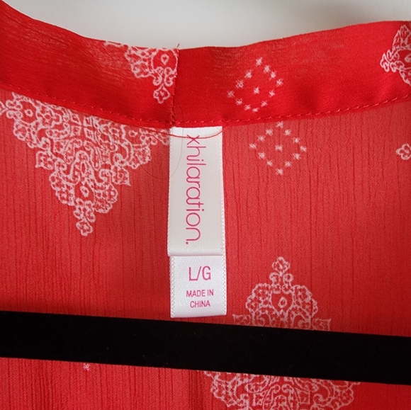 Xhilaration red/white flowy sheer tank - Picture 4 of 6